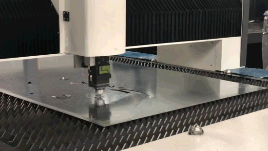 Máquina de corte a laser de fibra CNC para chapas de metal